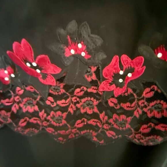 Clues Collection Black Dress Red Floral Waist Size 4P - Picture 8 of 9